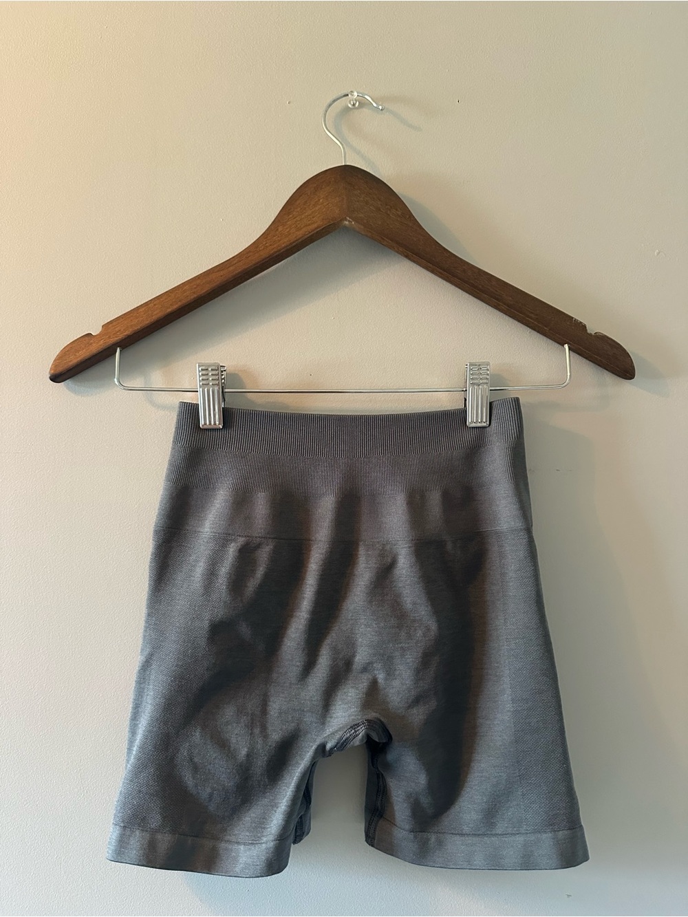 Alphalete Amplify Shorts - Grey